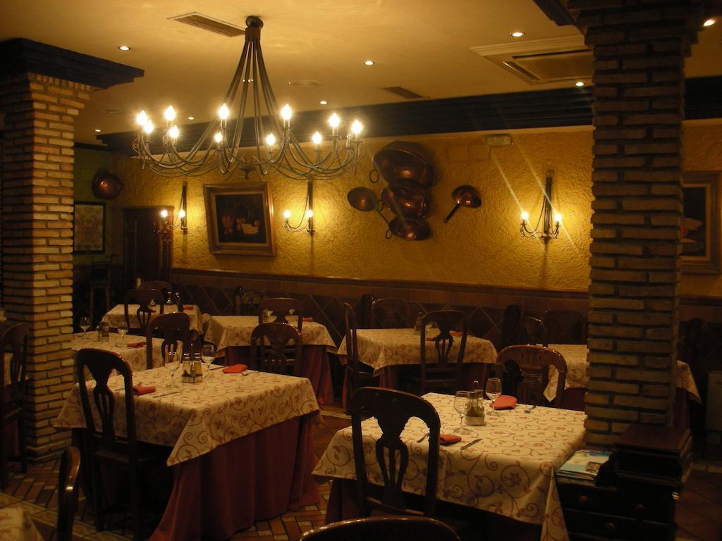 Hospederia Ana Pilar Hotel Porcuna ภายนอก รูปภาพ