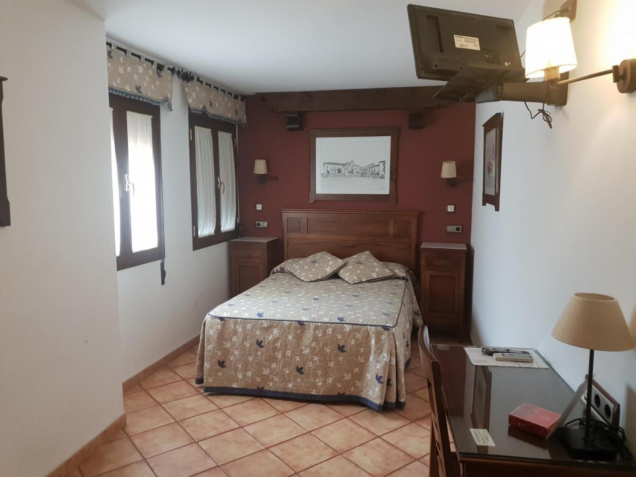 Hospederia Ana Pilar Hotel Porcuna ภายนอก รูปภาพ