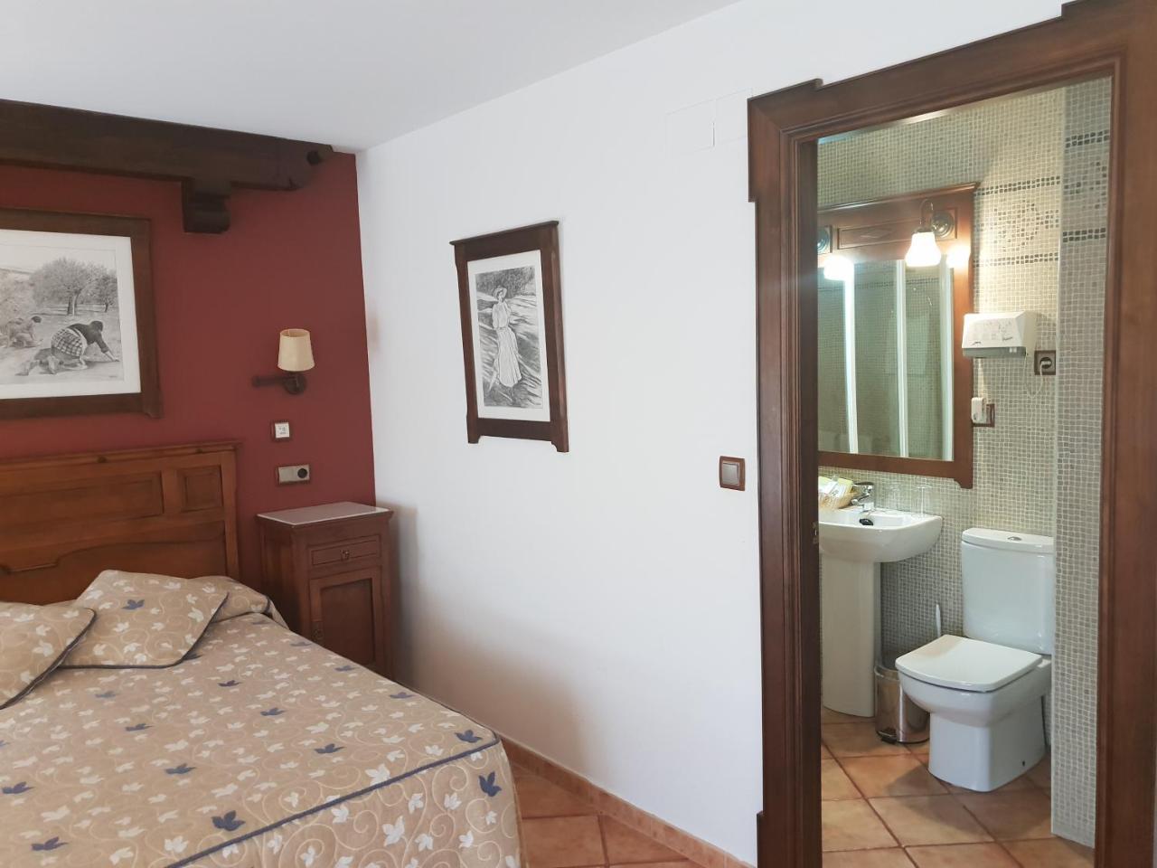 Hospederia Ana Pilar Hotel Porcuna ภายนอก รูปภาพ