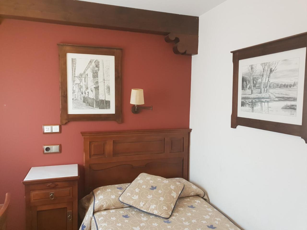 Hospederia Ana Pilar Hotel Porcuna ภายนอก รูปภาพ