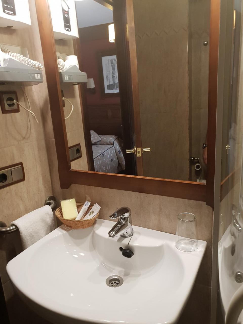 Hospederia Ana Pilar Hotel Porcuna ภายนอก รูปภาพ